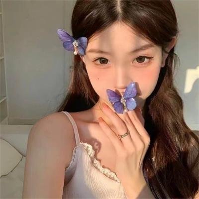 圈养的妇女